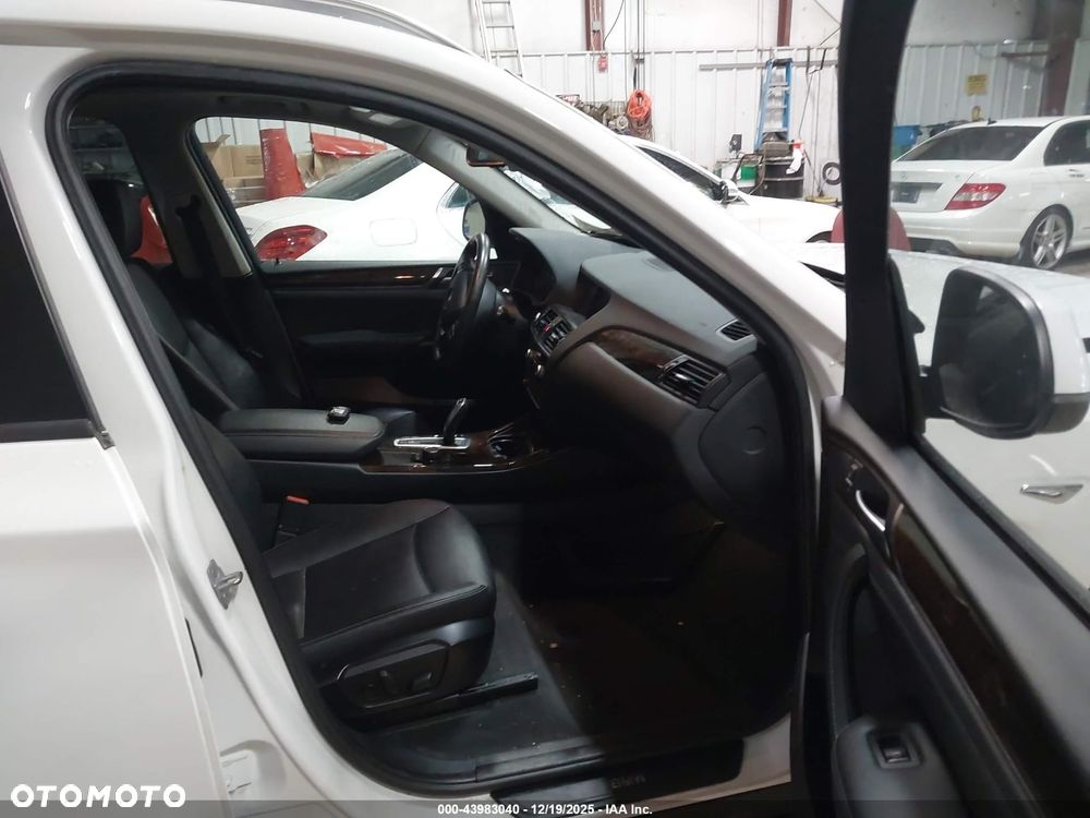 BMW X3 28i xDrive - 4