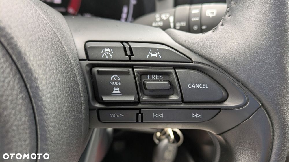 Toyota Yaris Hybrid 1.5 Style - 19