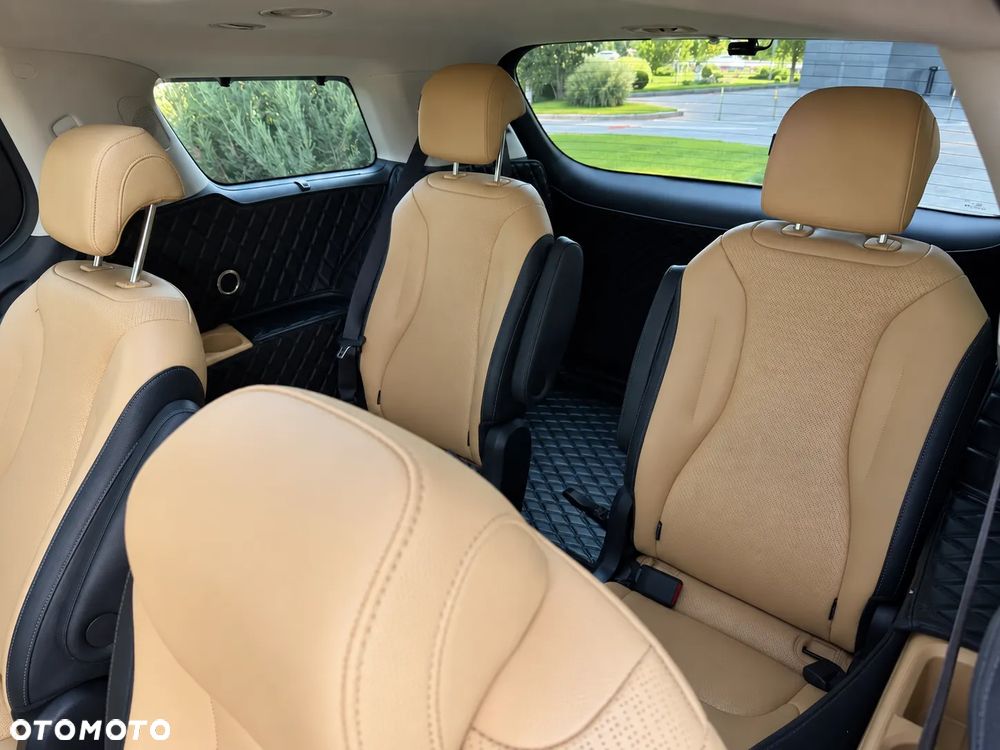 Kia Carnival - 22