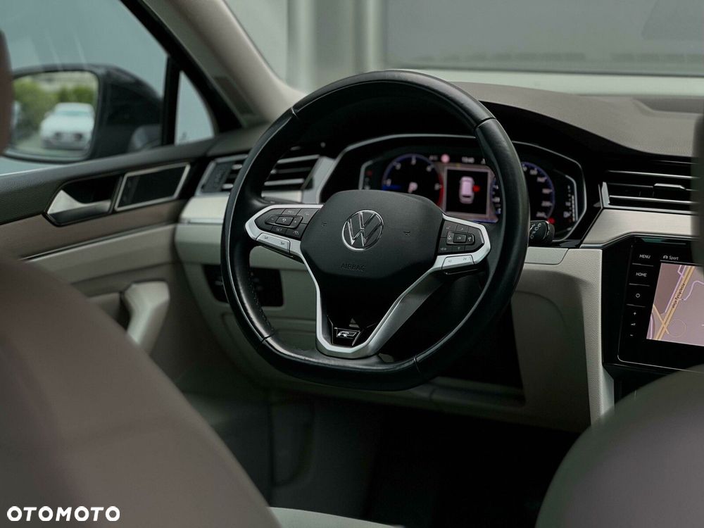 Volkswagen Passat 2.0 TDI 4Mot Elegance DSG - 25