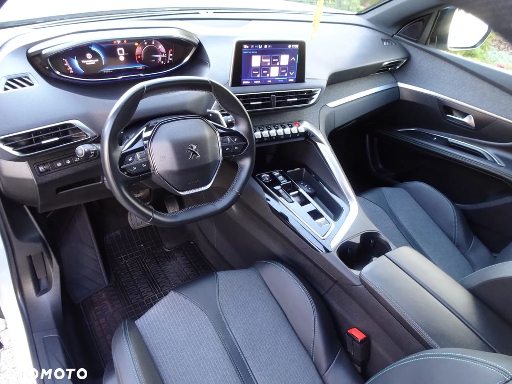 Peugeot 3008 1.5 BlueHDi Allure Pack S&S EAT8 - 22