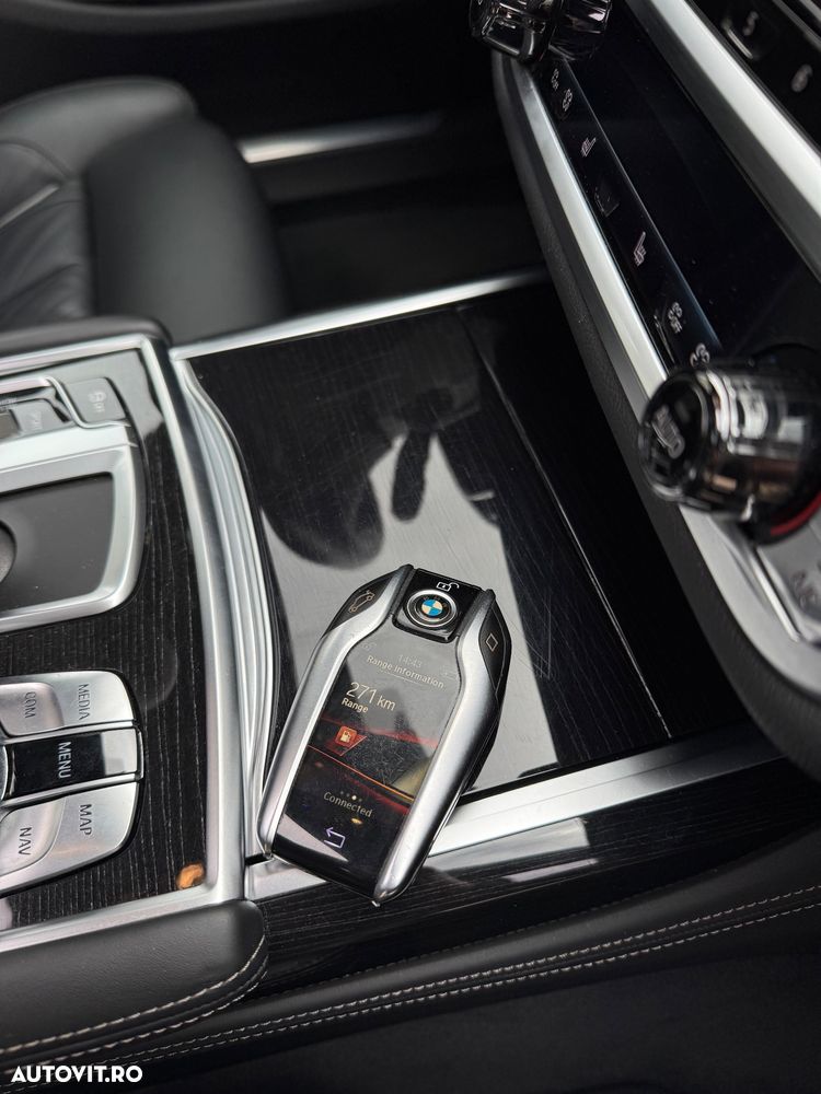 BMW Seria 7 730Ld xDrive - 33