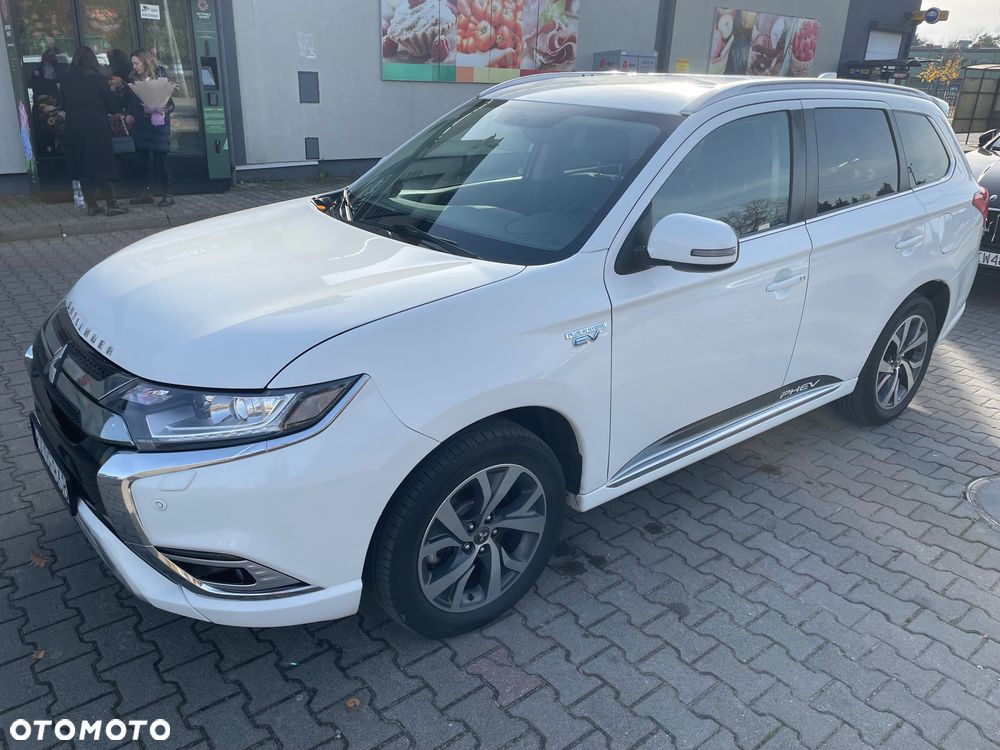Mitsubishi Outlander - 24