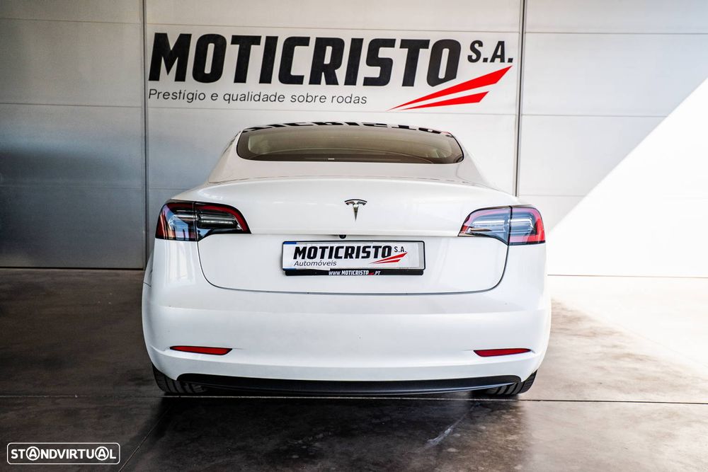 Tesla Model 3 - 7