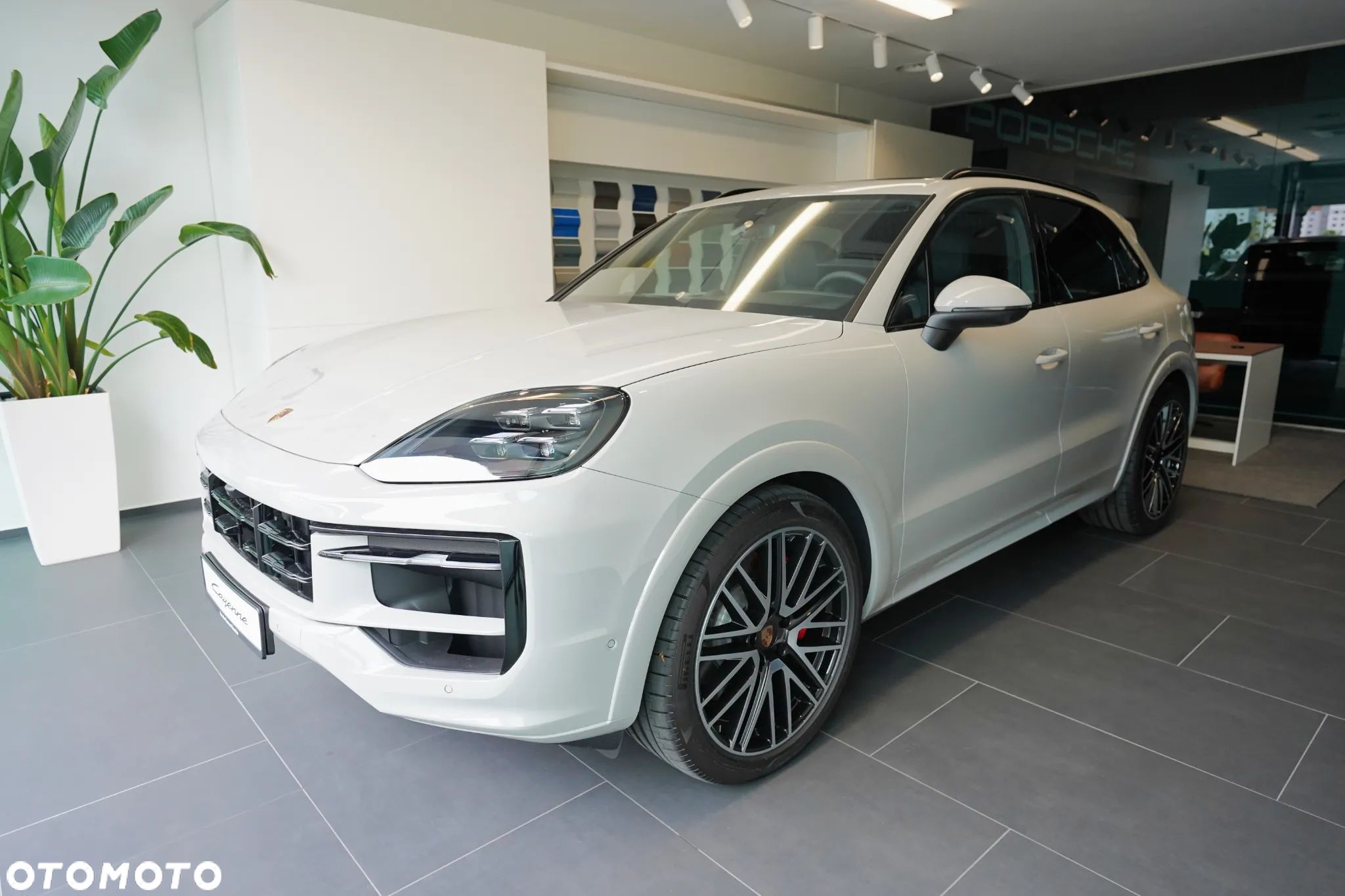Porsche Cayenne S - 1