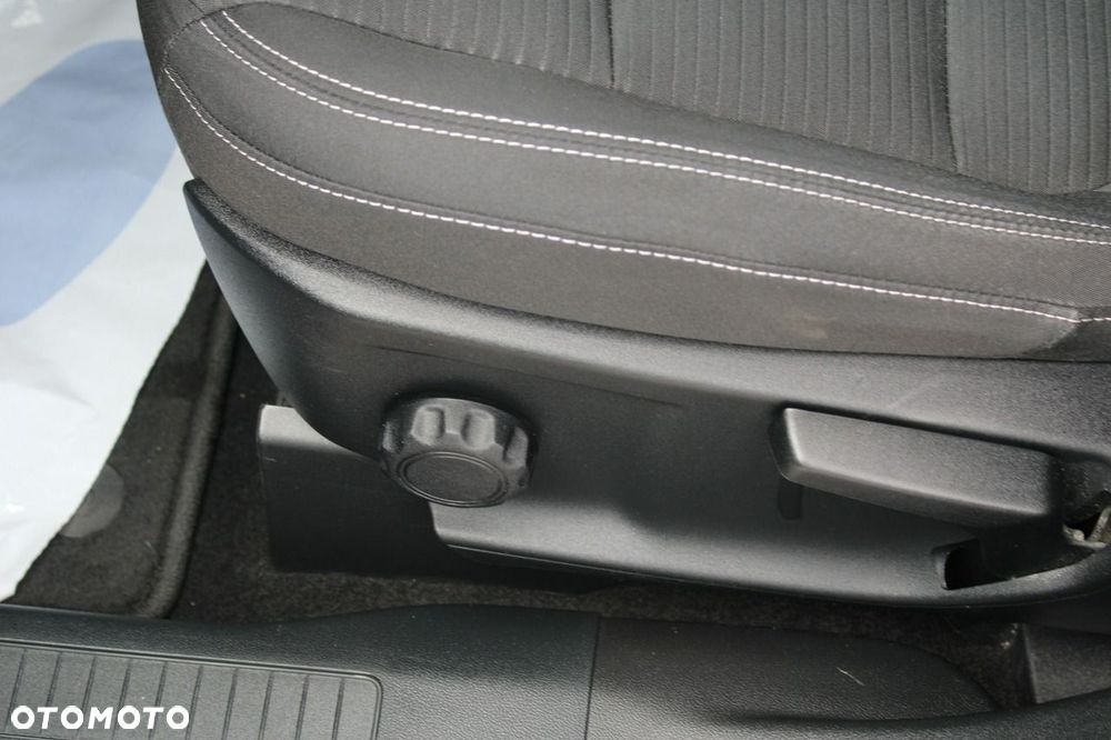 Ford Kuga - 22
