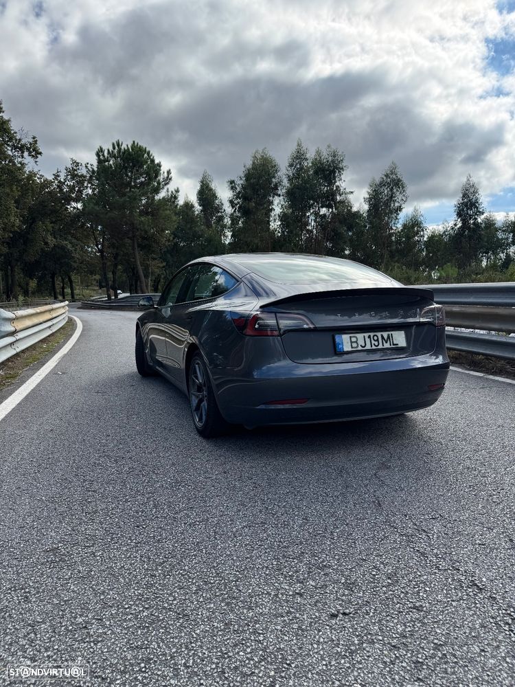 Tesla Model 3 Standard Range Plus RWD - 3