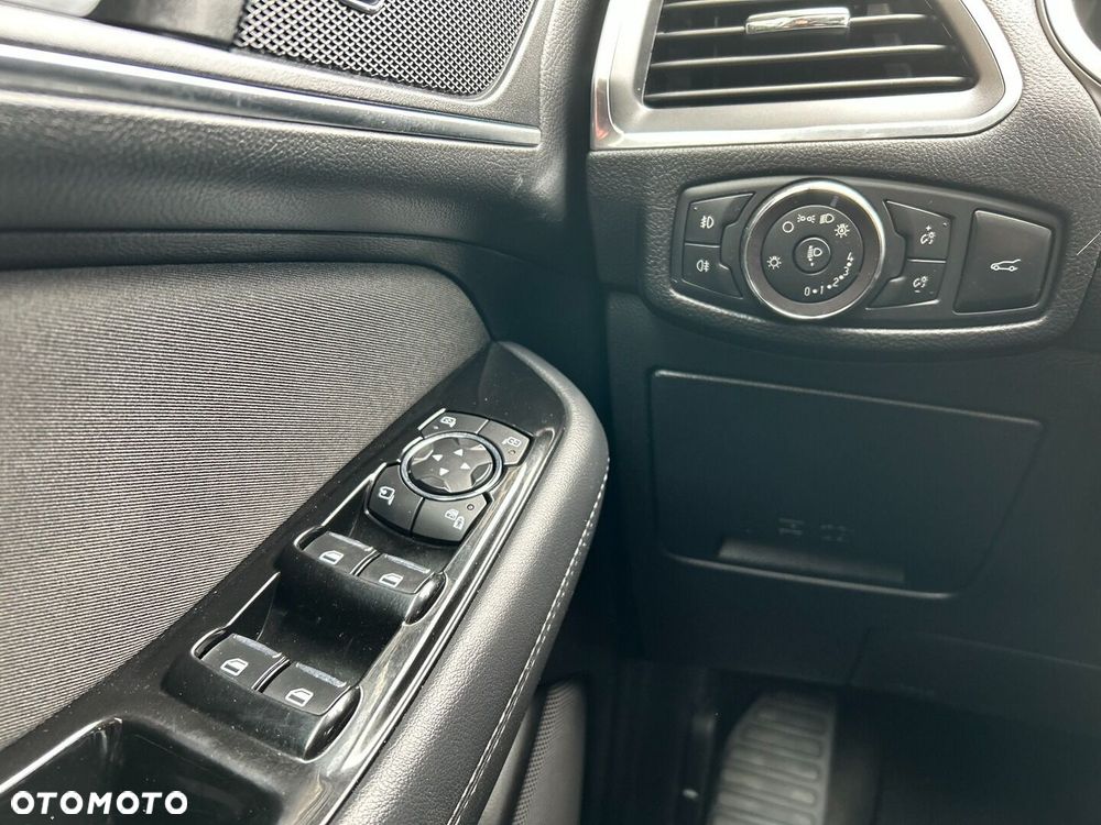 Ford S-Max 2.0 EcoBlue Titanium - 20