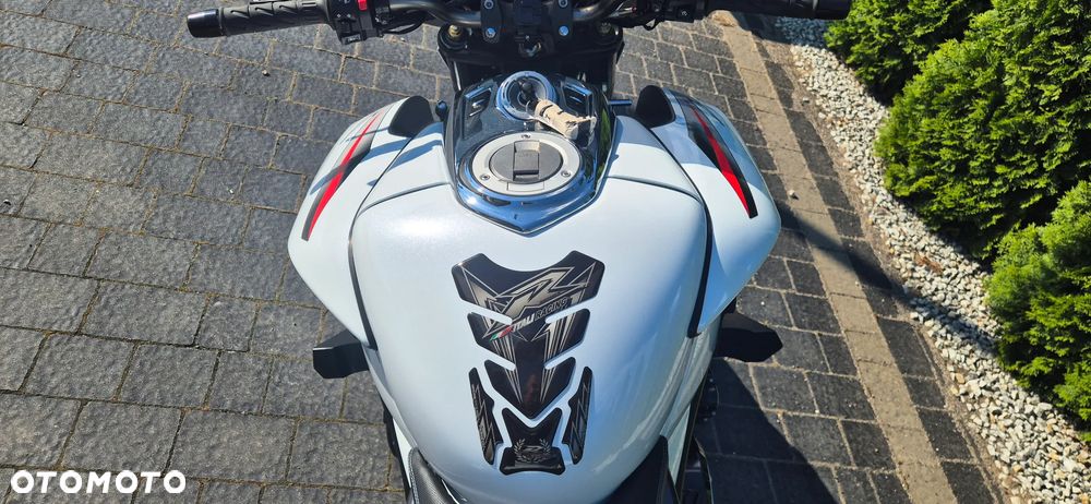 Suzuki GSX - 14