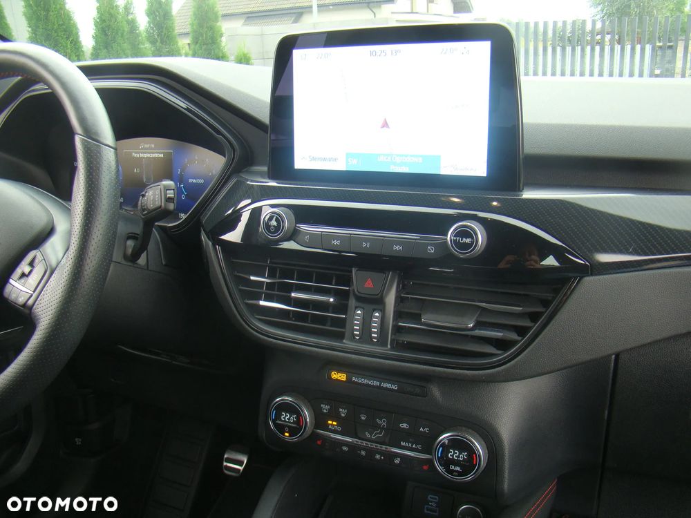 Ford Kuga 1.5 EcoBoost ST-LINE - 31