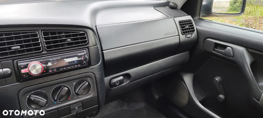 Volkswagen Golf - 11
