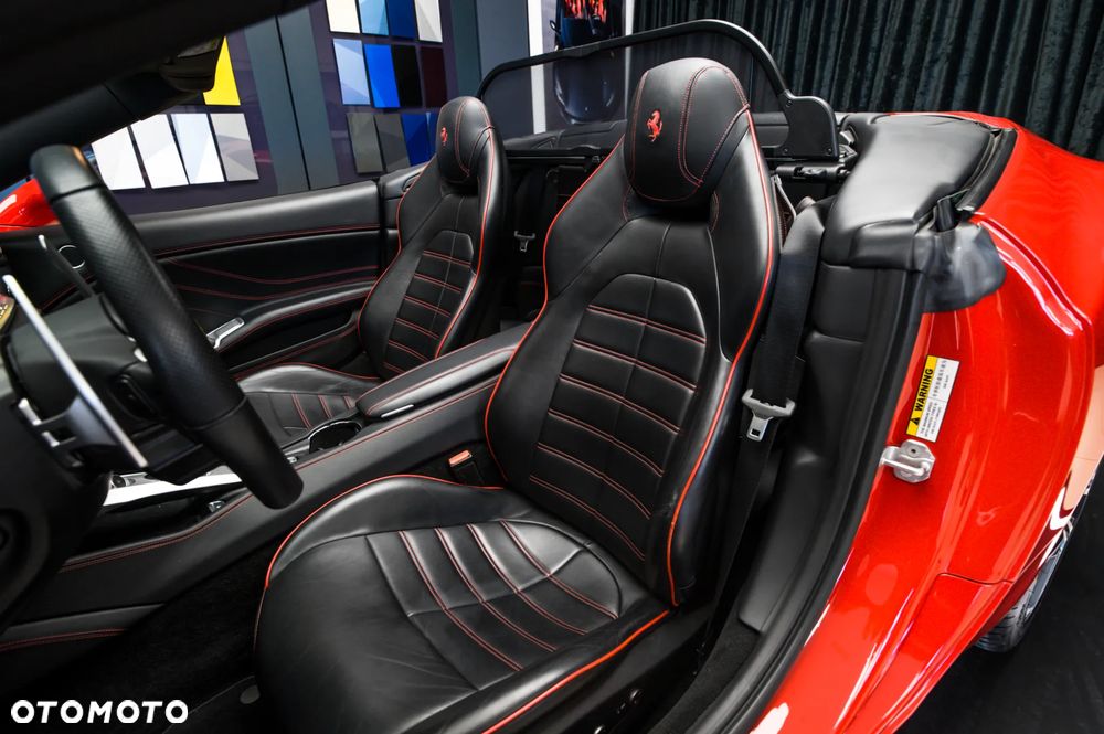 Ferrari California T - 19