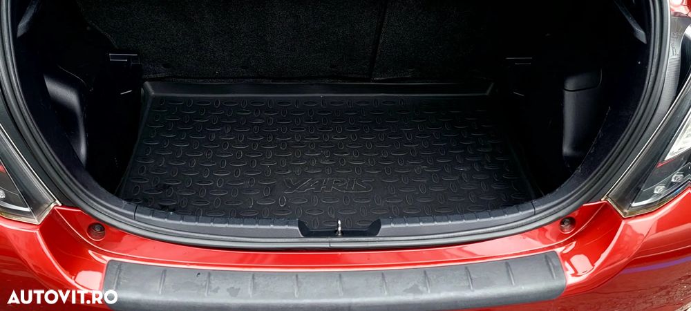 Toyota Yaris 1.5 VVT-i HSD Luna - 14