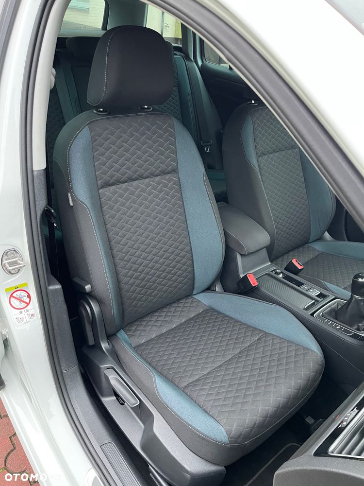 Volkswagen Golf Variant 1.6 TDI SCR IQ.DRIVE - 16