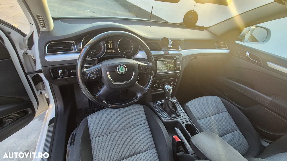 Skoda Superb 2.0 TDI Elegance - 3