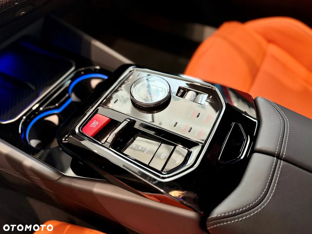 BMW M5 xDrive - 16