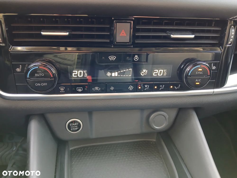 Nissan Qashqai 1.3 DIG-T mHEV N-Connecta Xtronic - 10