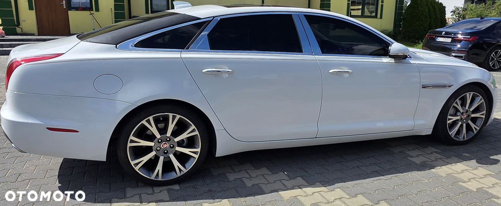 Jaguar XJ 3.0 T LWB Premium Luxury - 1