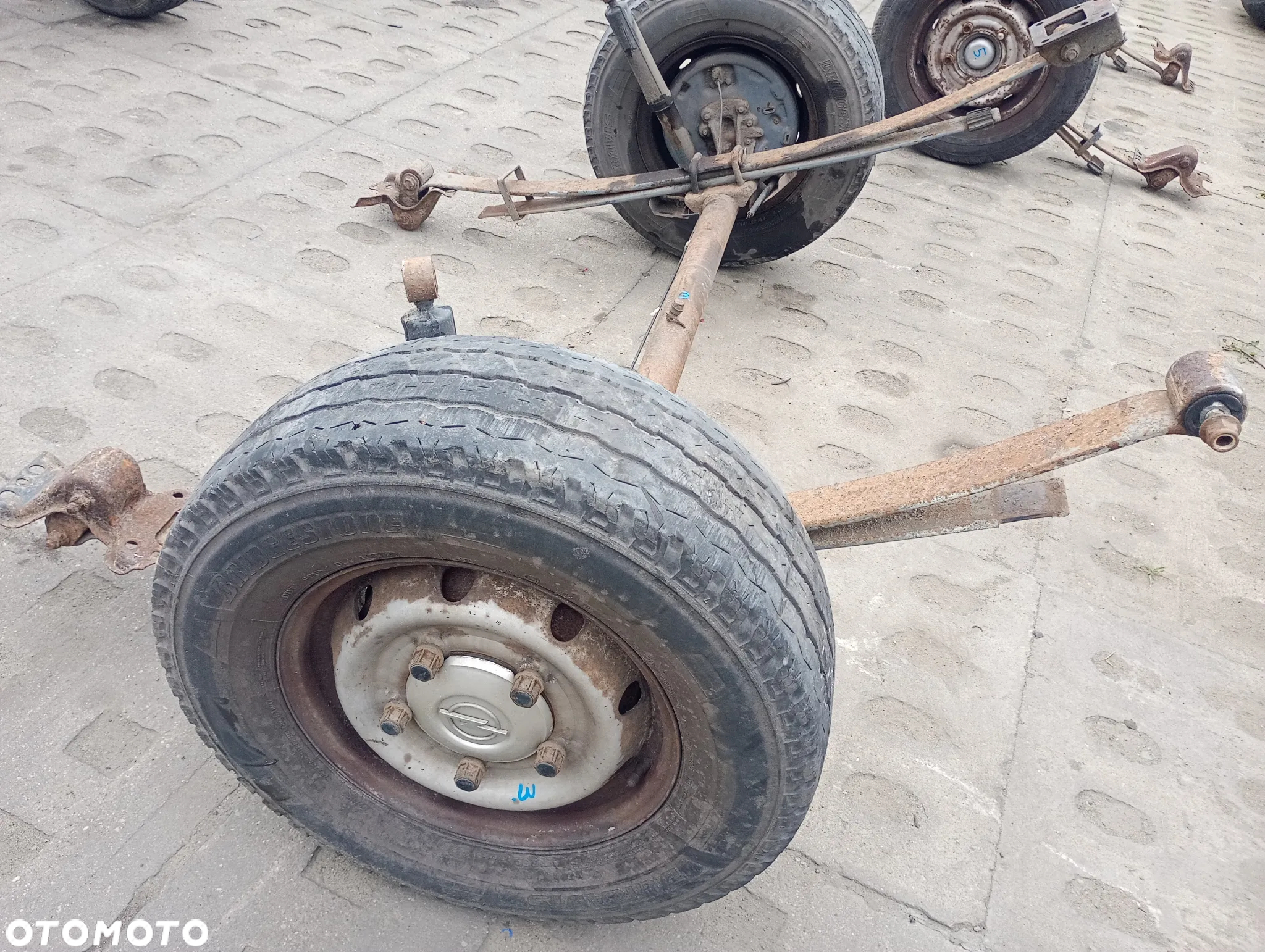 Belka tylna zwieszenia z kołami resorami na przyczepkę wózek jednoosiówka SAM z BUSA - 2