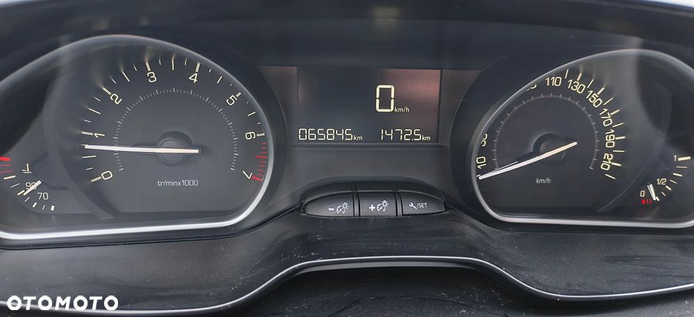 Peugeot 208 PureTech 82 Start & Stop Style - 19