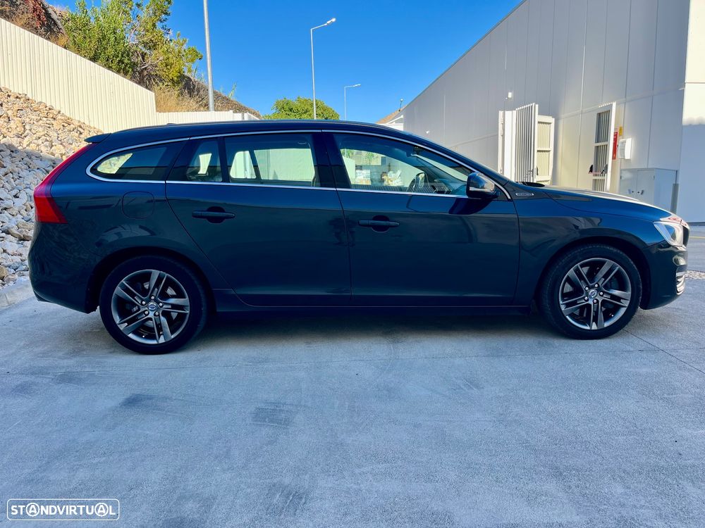 Volvo V60 D6 Plug-In-Hybrid AWD Geartronic Summum - 13