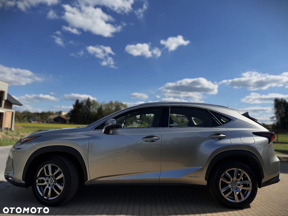 Lexus NX 300h Business Edition AWD - 13