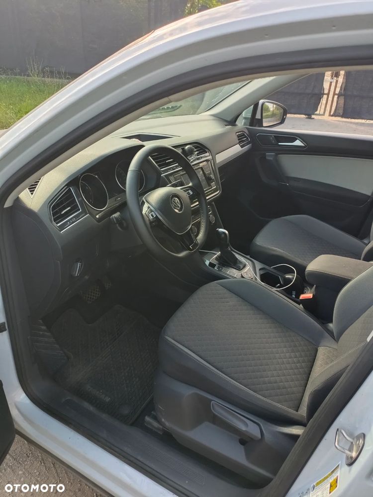Volkswagen Tiguan - 10