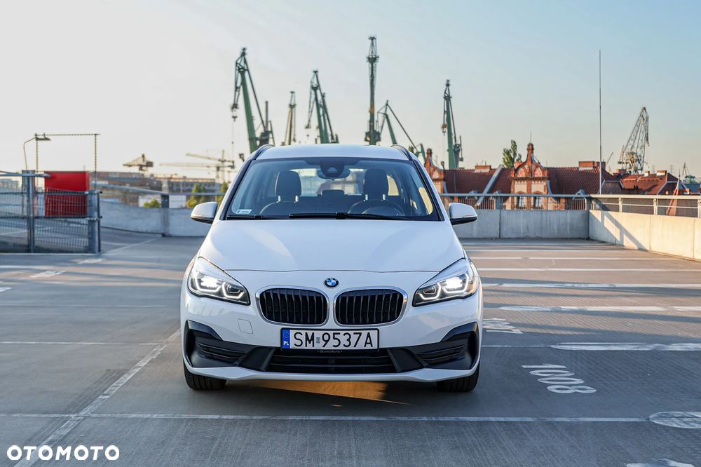 BMW Seria 2 218d - 23