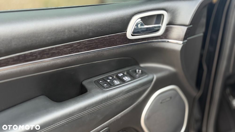 Jeep Grand Cherokee - 13
