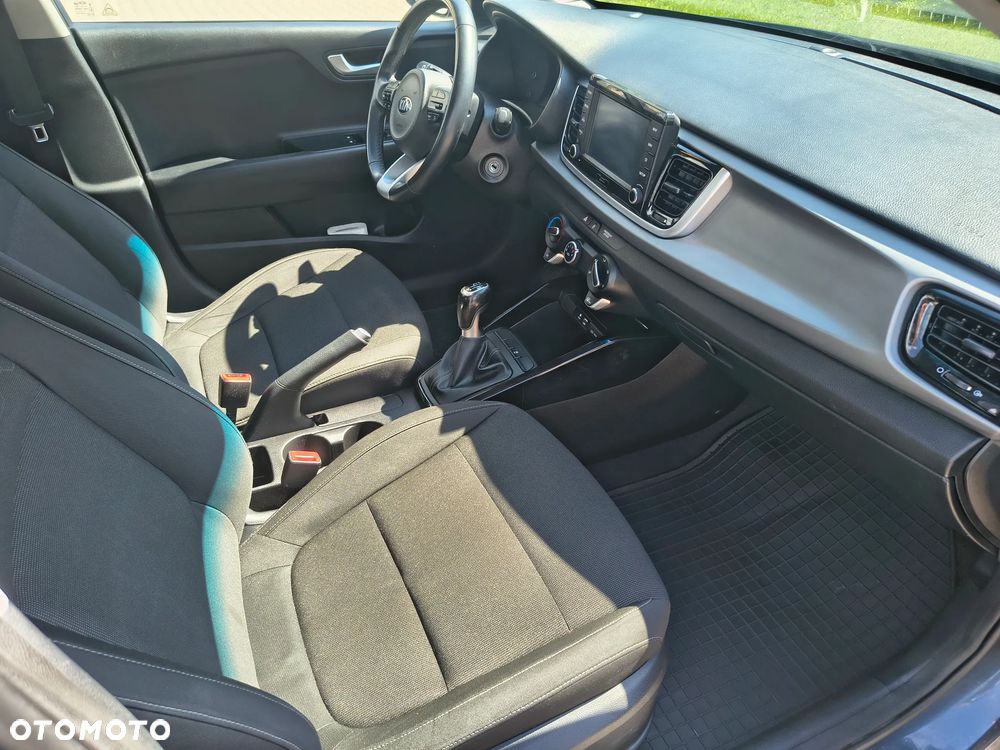 Kia Rio - 8