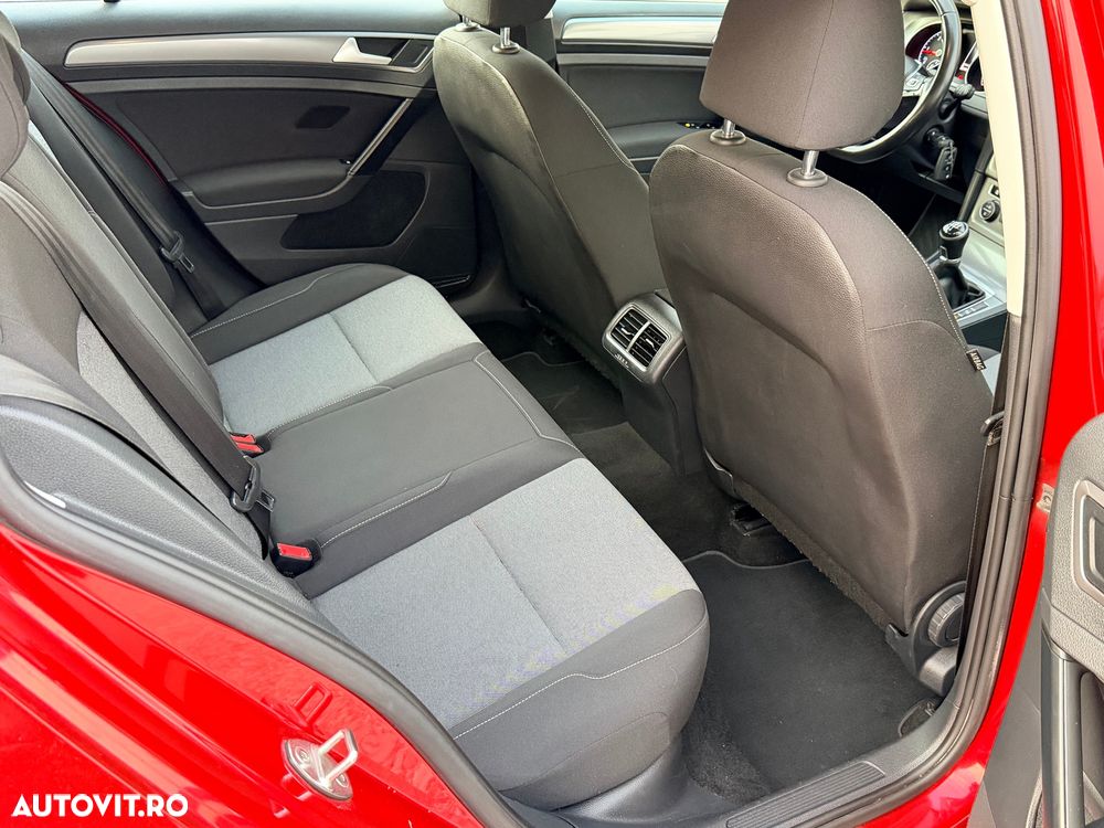 Volkswagen Golf - 17