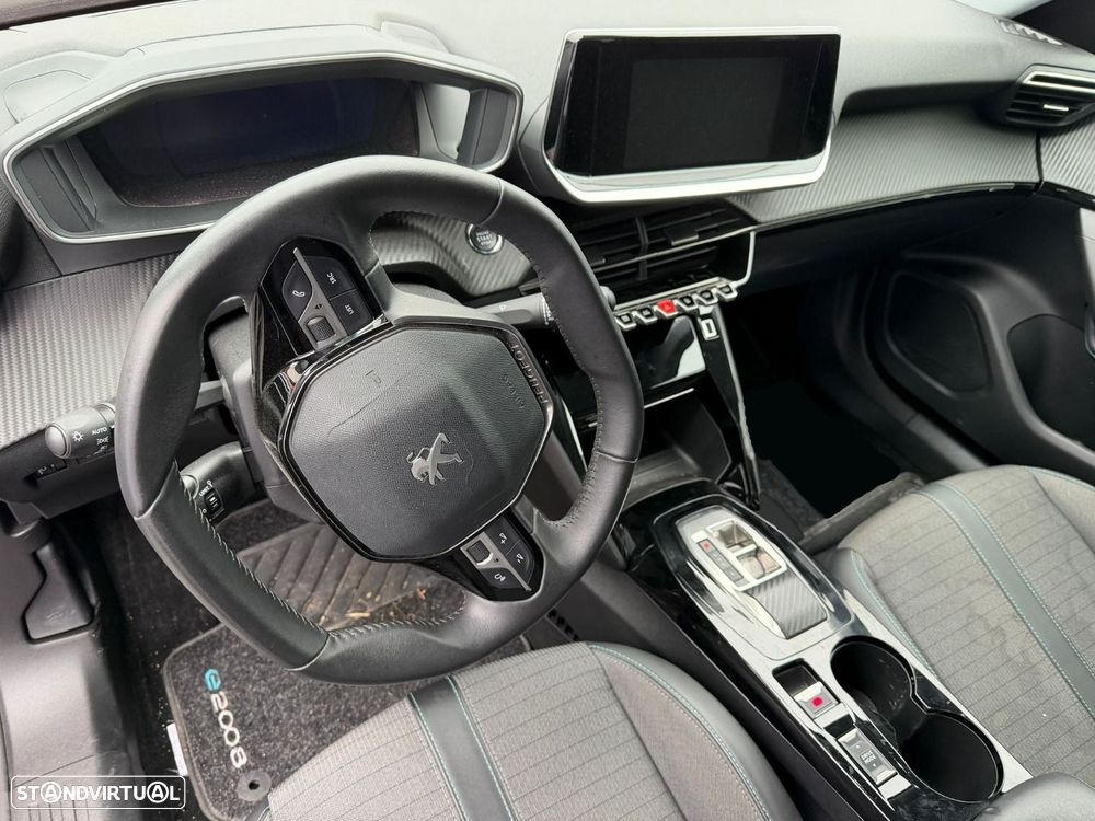 Peugeot e-2008 50 kWh Allure - 4