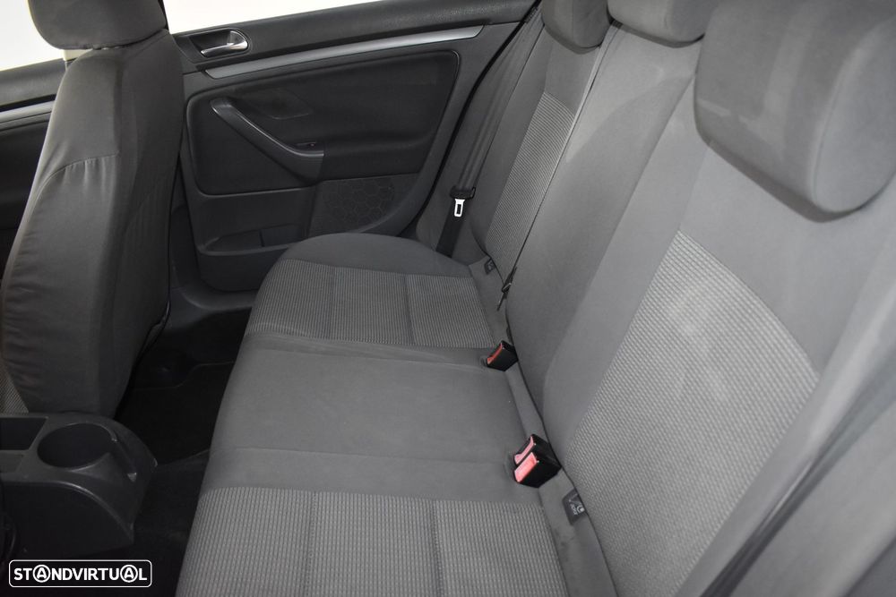 VW Jetta 1.9 TDi BlueM. Confortline - 42