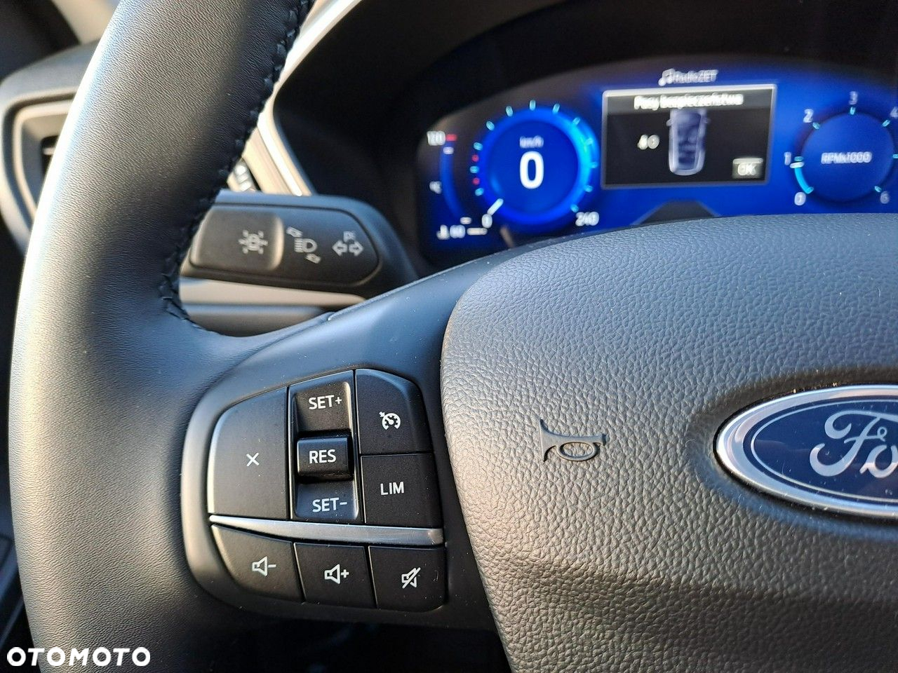Ford Kuga - 21