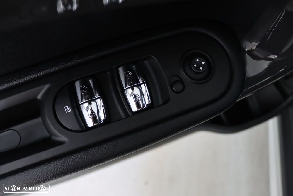 MINI Countryman Cooper SE ALL4 Auto - 17