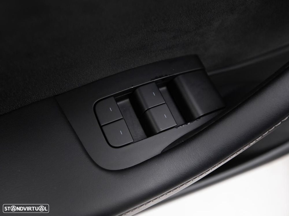 Tesla Model 3 Long-Range Dual Motor AWD - 16