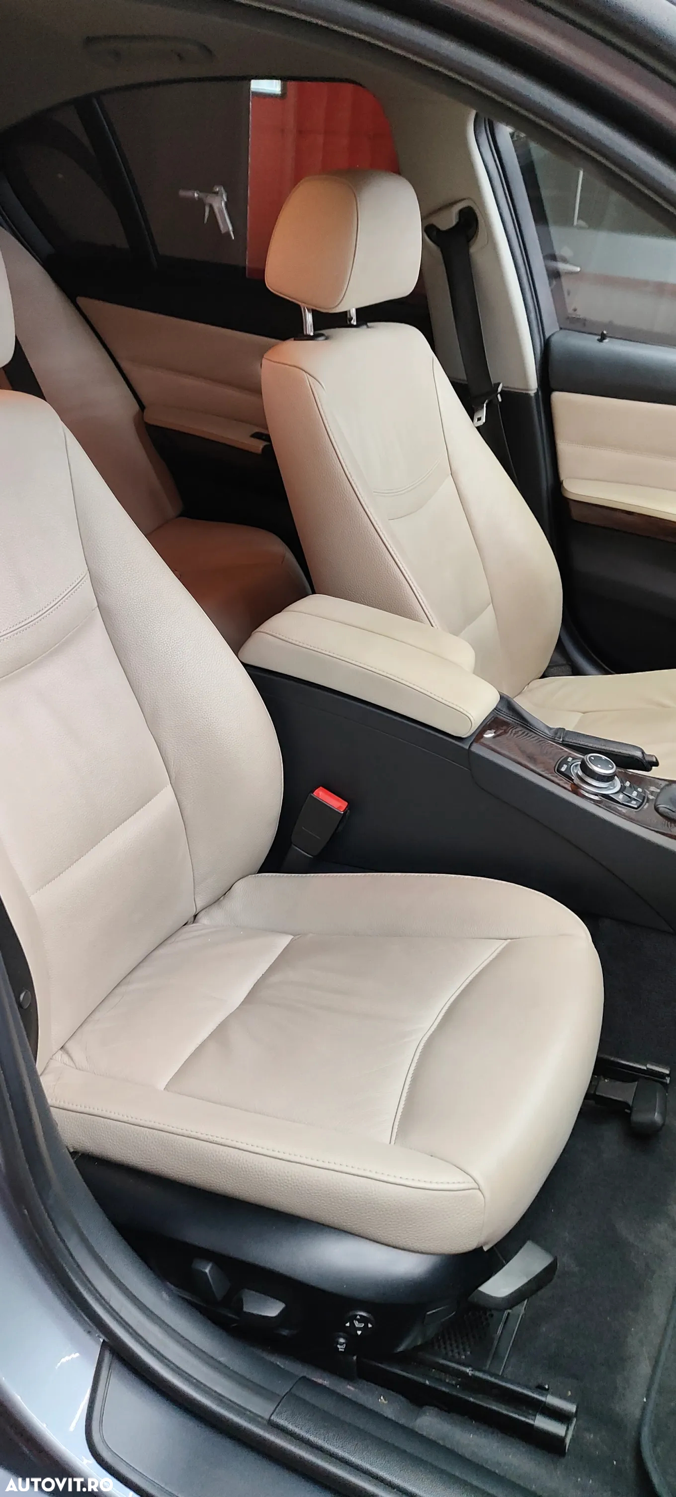 BMW Seria 3 320i - 22