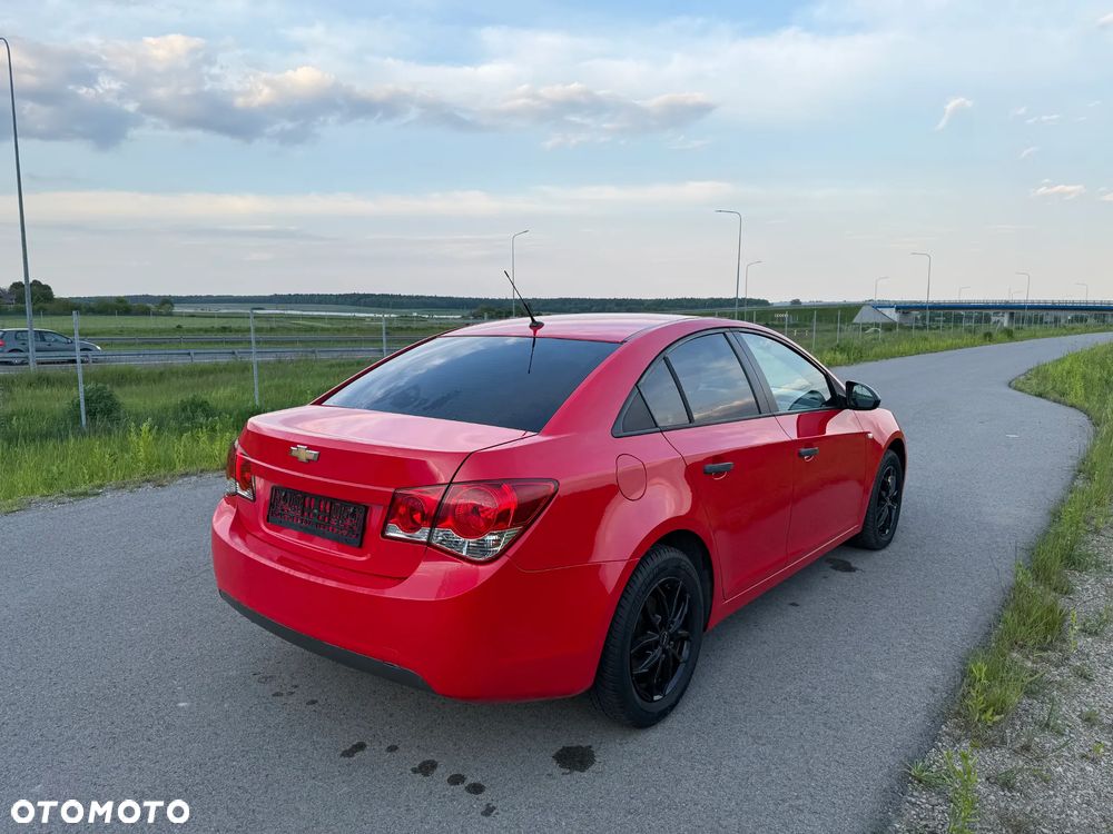 Chevrolet Cruze 1.6 LS - 5