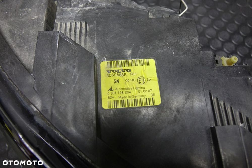 LAMPA LEWA PRAWA KOMPLET REFLEKTOR EU VOLVO V50 30698886 - 5