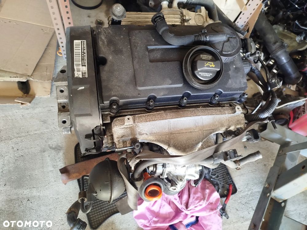 VW Passat B6 2.0 TDI BKP silnik słupek - 1