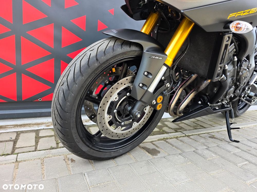 Yamaha FZ8 - 13