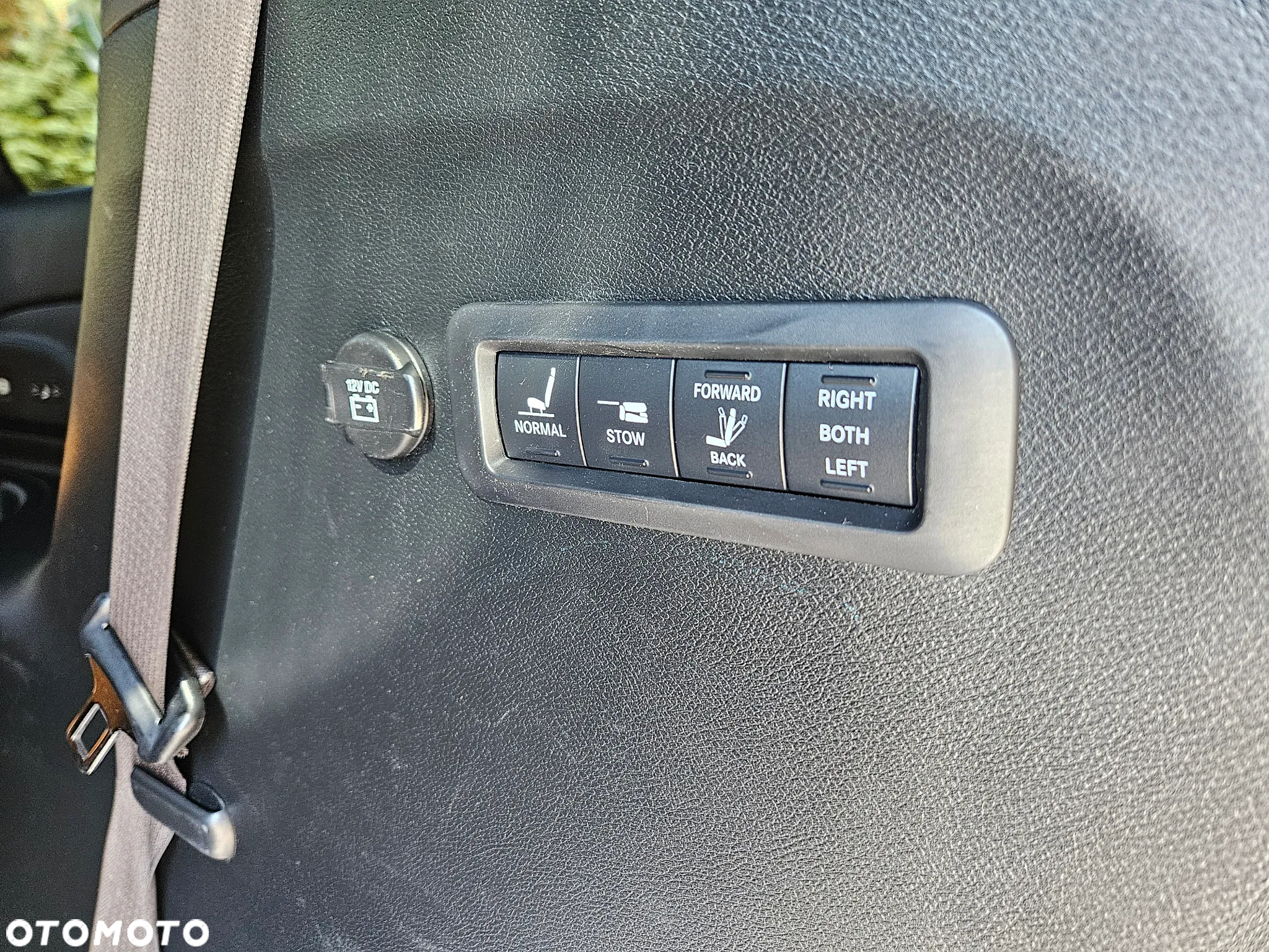 Chrysler Pacifica - 19