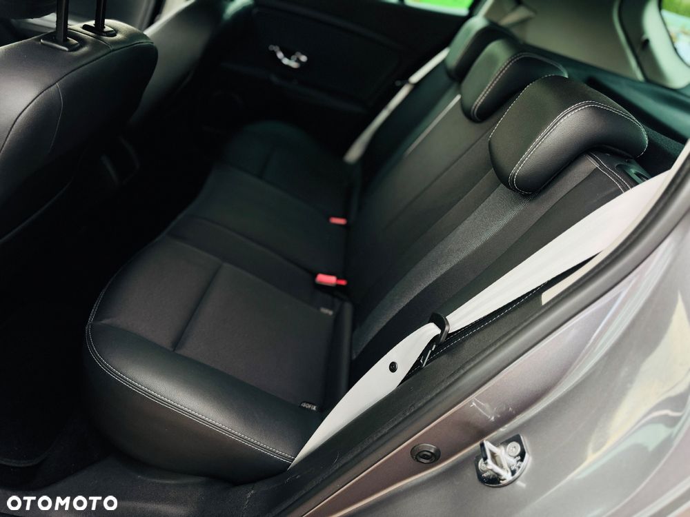 Renault Megane ENERGY TCe 115 Start & Stopp Bose Edition - 14