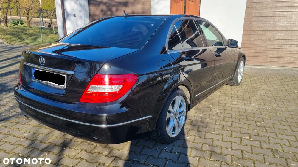Mercedes-Benz Klasa C 180 CGI BlueEff Avantgarde - 8