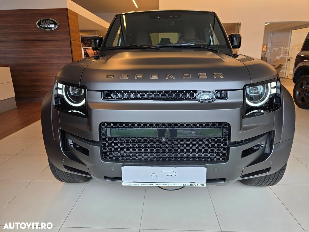 Land Rover Defender - 2