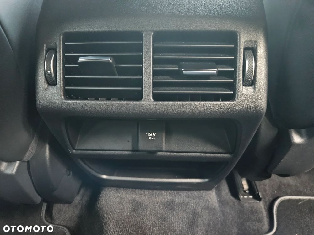 Jaguar E-Pace D240 AWD R-Dynamic SE - 29
