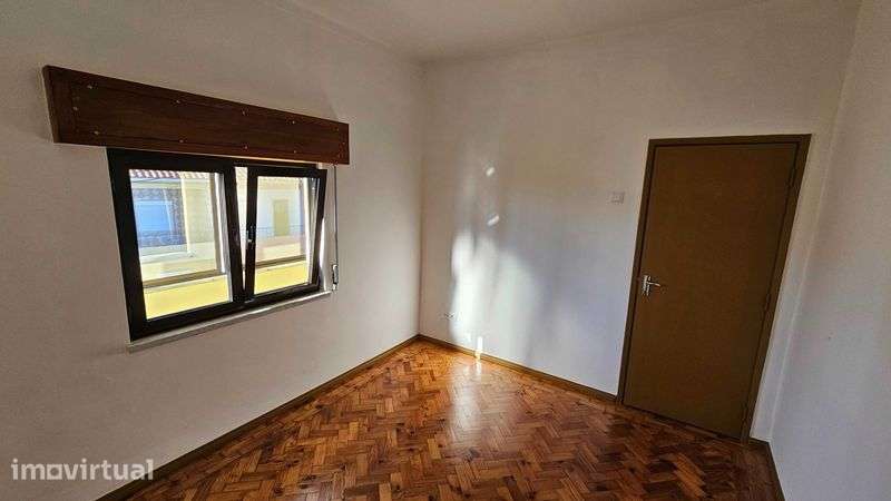 Arrendamento de T3+2 em Moradia - Porto Salvo - Oeiras - Grande imagem: 4/12
