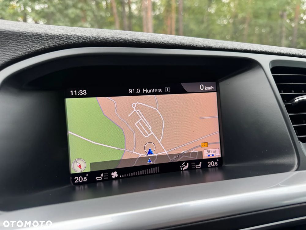 Volvo V60 D4 R-Design - 35