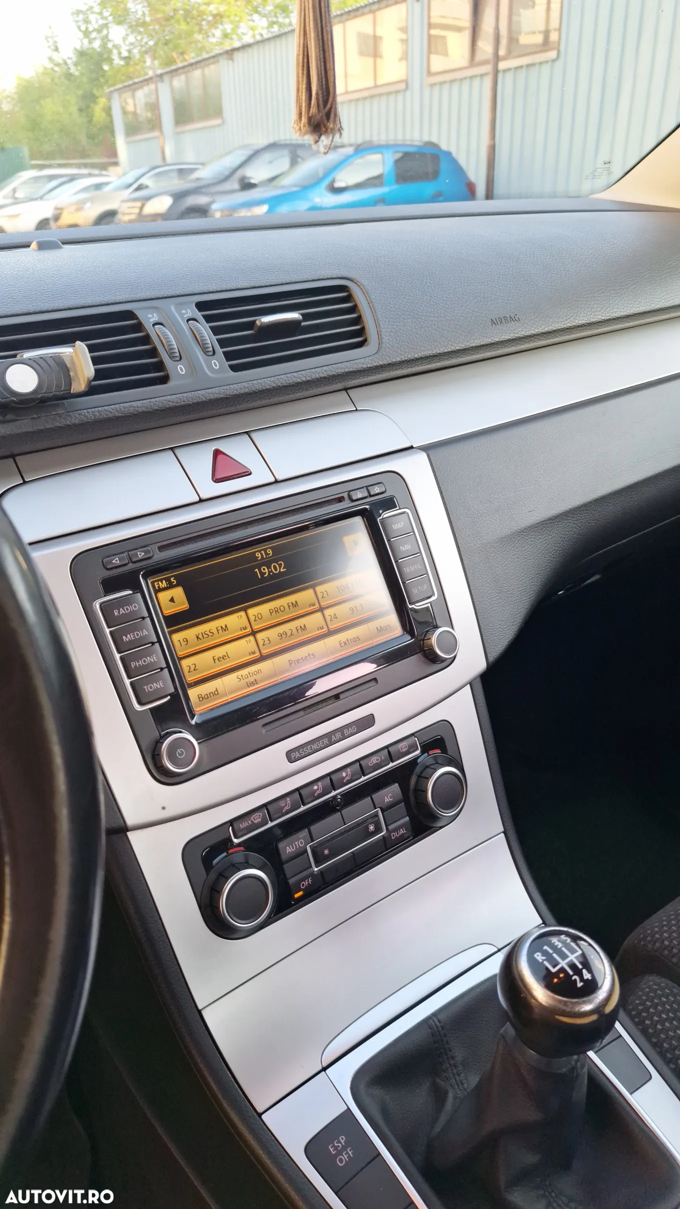 Volkswagen Passat 1.6 TDI BlueMotion - 22