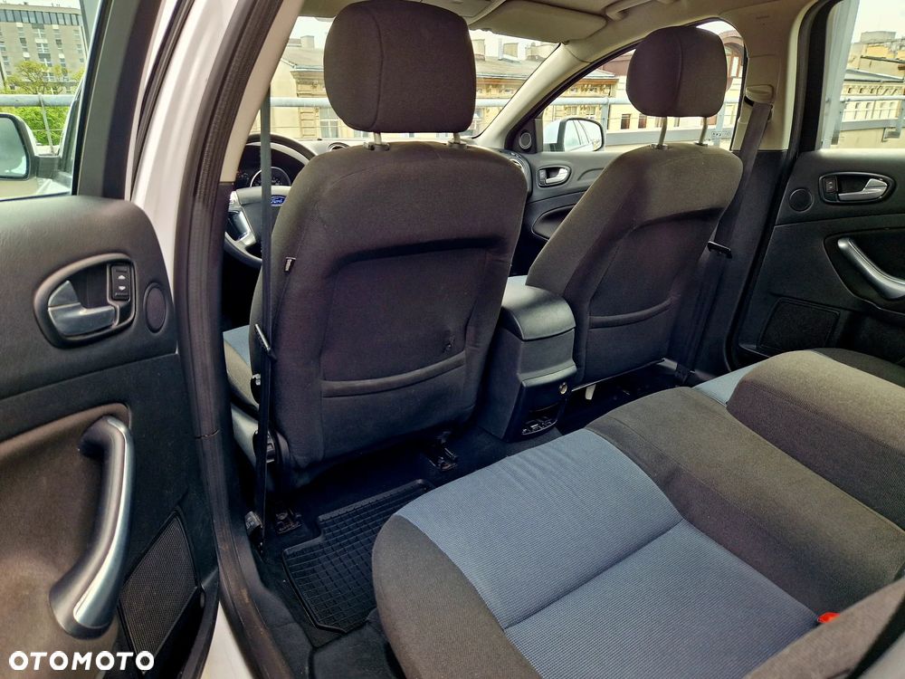 Ford Mondeo 1.8 TDCi Ambiente - 16